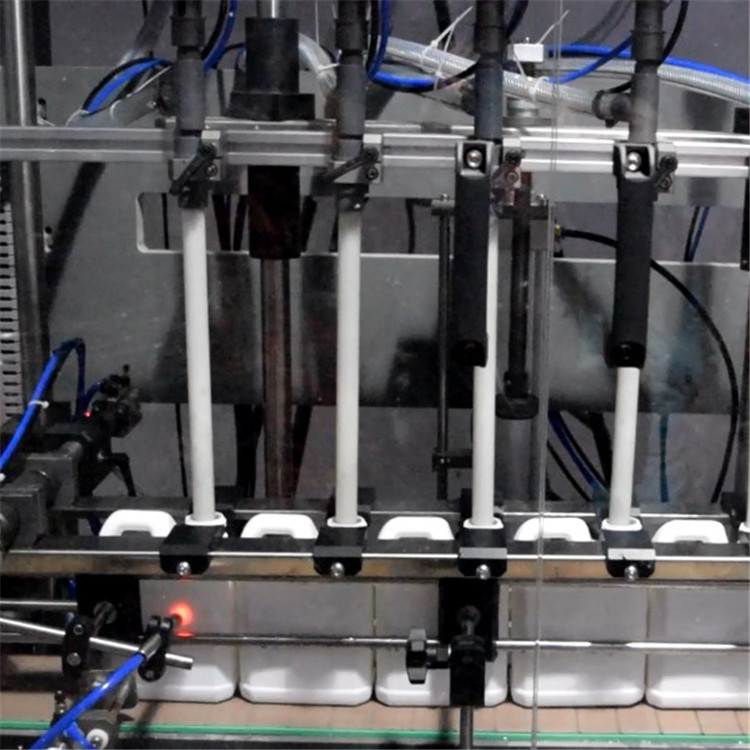 machine de remplissage de liquide corrosif