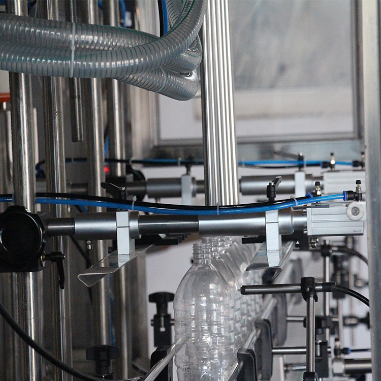 machine de remplissage d'huile 